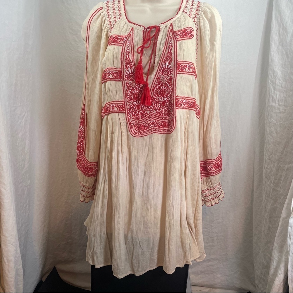 Free People Women’s dress. Cream red Size S. Embroidery Pre-owned. Boho Babydoll